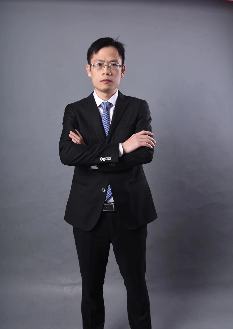 罗女士